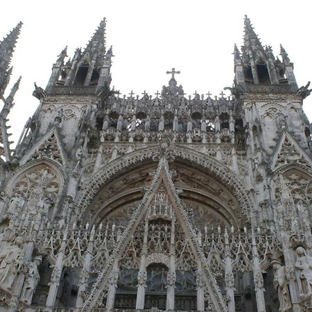 La Savane Du Donjon Rouen Exterior photo